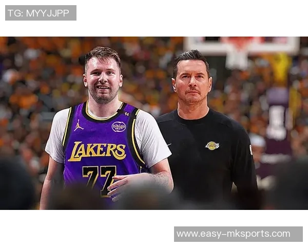 东契奇轻松战胜雷迪克玩匹克球引发笑声让他气坏了真是太有趣了